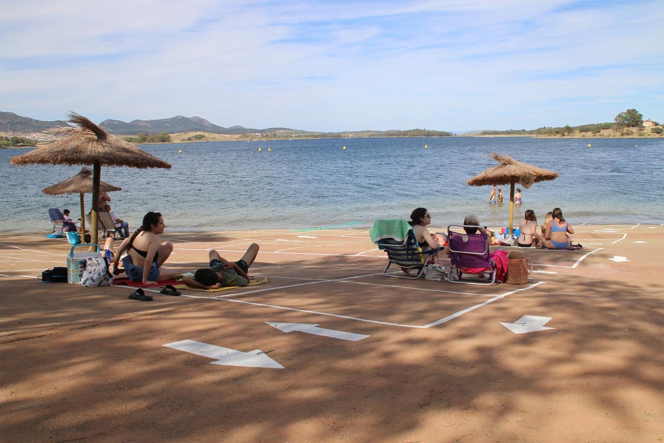 Playa Costa Alegre de Campanario en el Pantano de Orellana. 