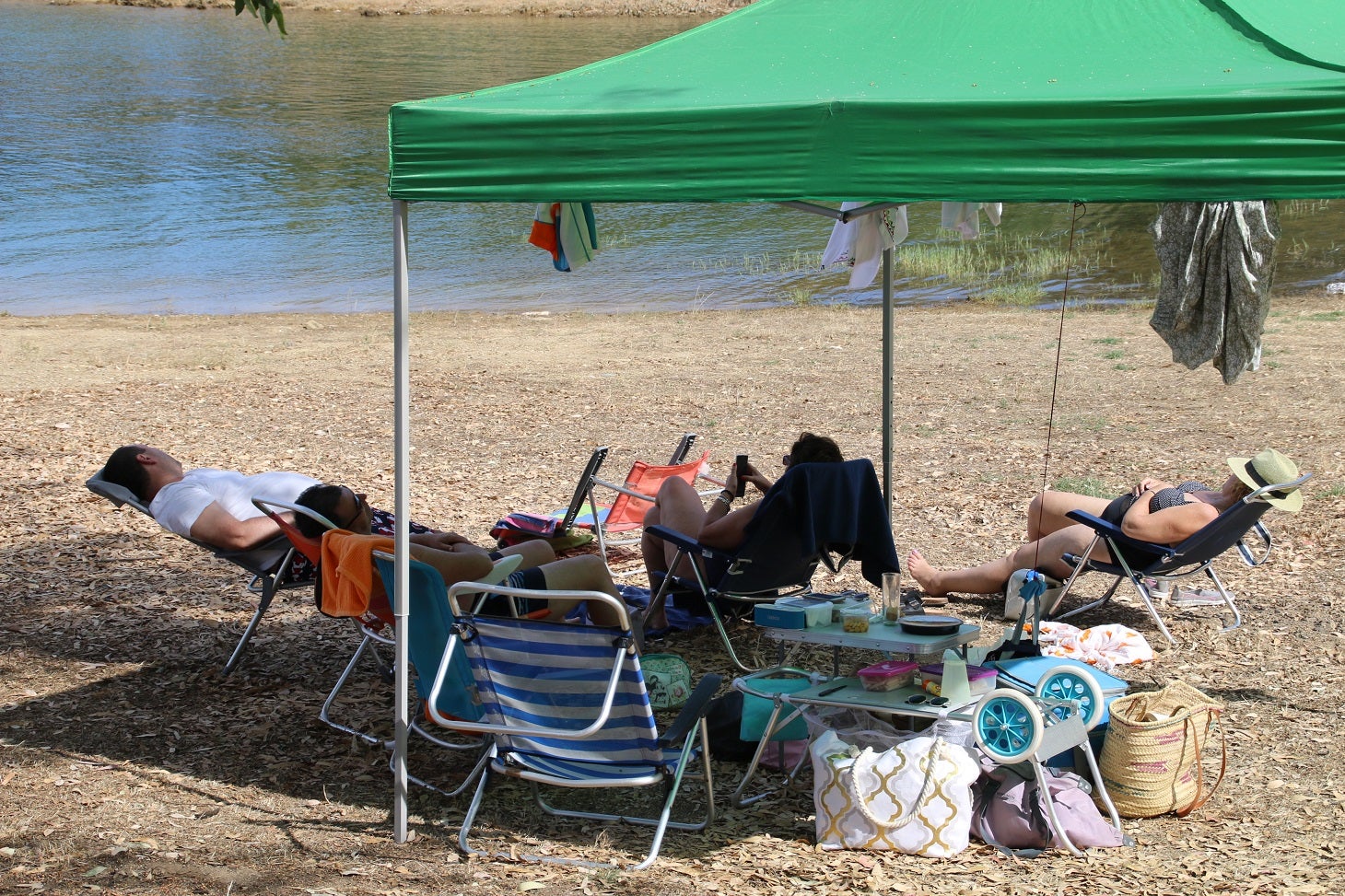 Playa Costa Alegre de Campanario en el Pantano de Orellana. 
