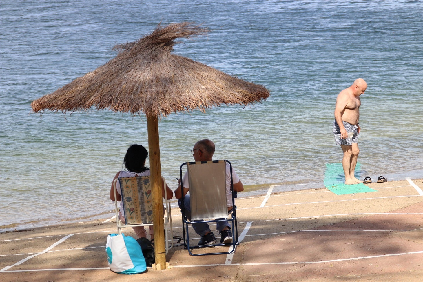 Playa Costa Alegre de Campanario en el Pantano de Orellana. 