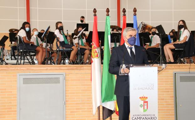 El Alcalde, Elías López. 