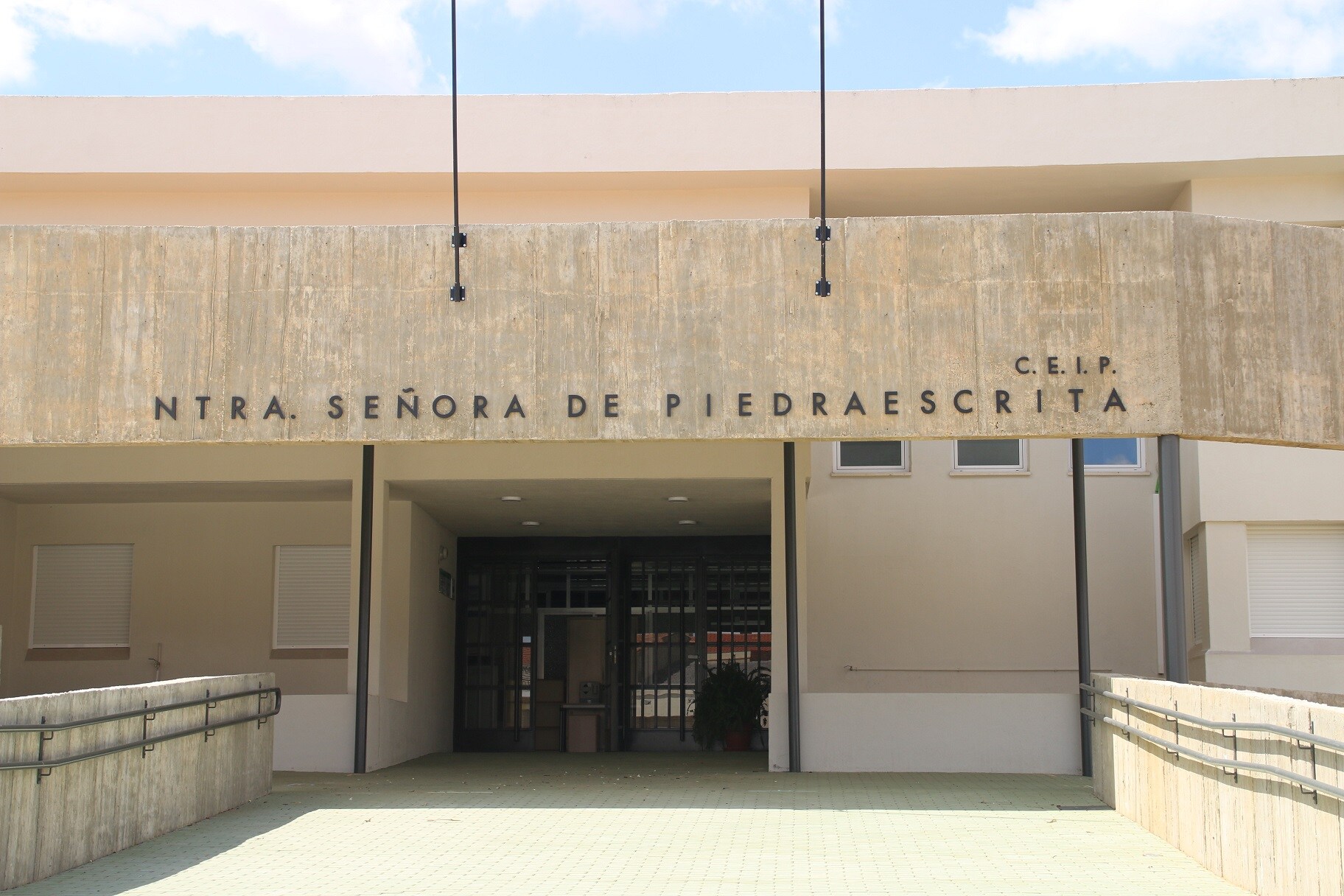 Reforma y nuevas construcciones en el colegio Nuestra Señora de Piedraescrita. 