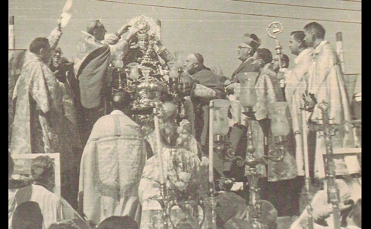 Coronación de la Virgen de Piedraescrita, en 1955. 
