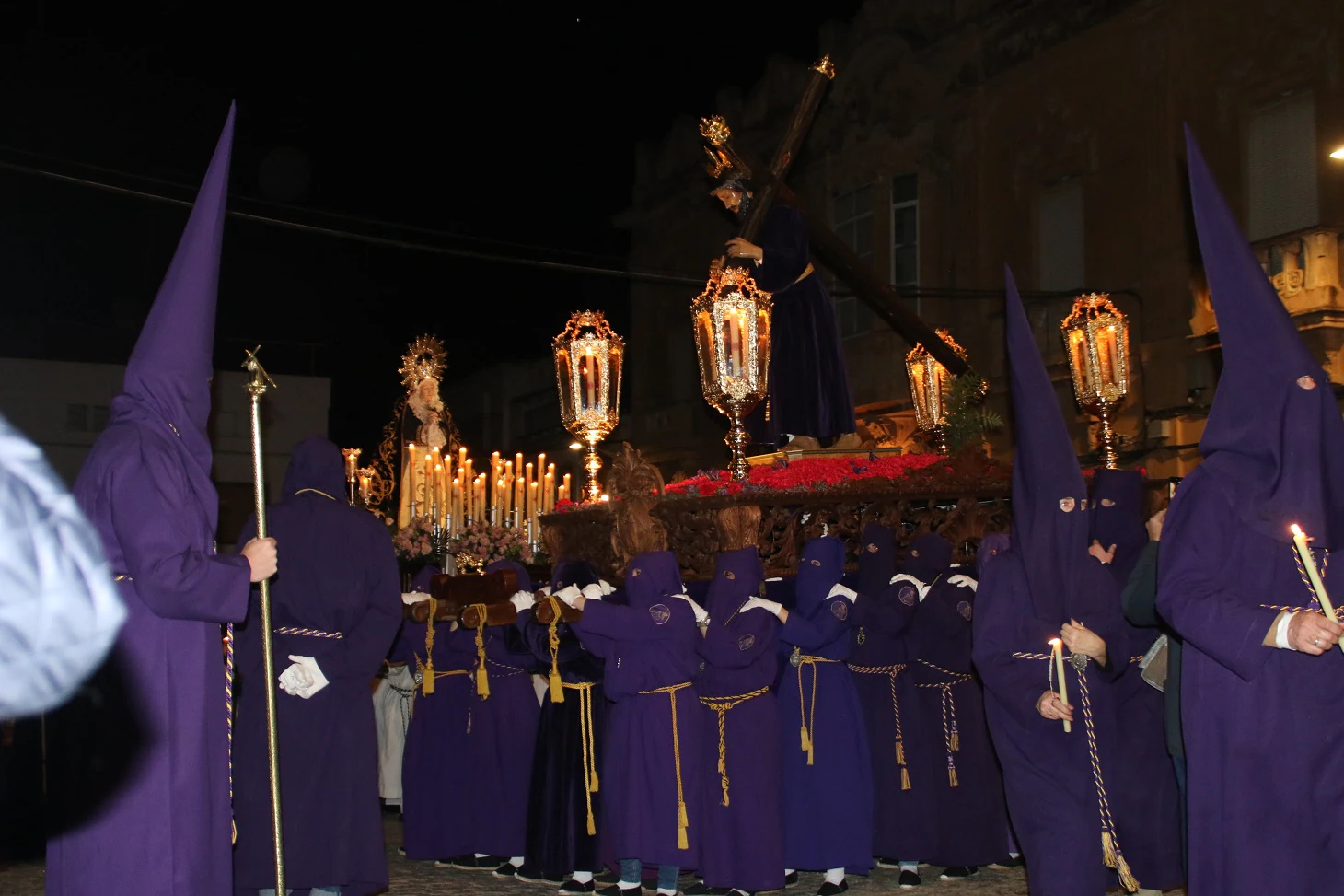 Celebración de las procesiones del Jueves Santo en Campanario. 