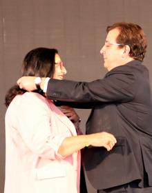 Imagen secundaria 2 - Entrega de Medallas de Oro de la Provincia a Antonio Huertas, Guadalupe Sabio e Inma Chacón. 