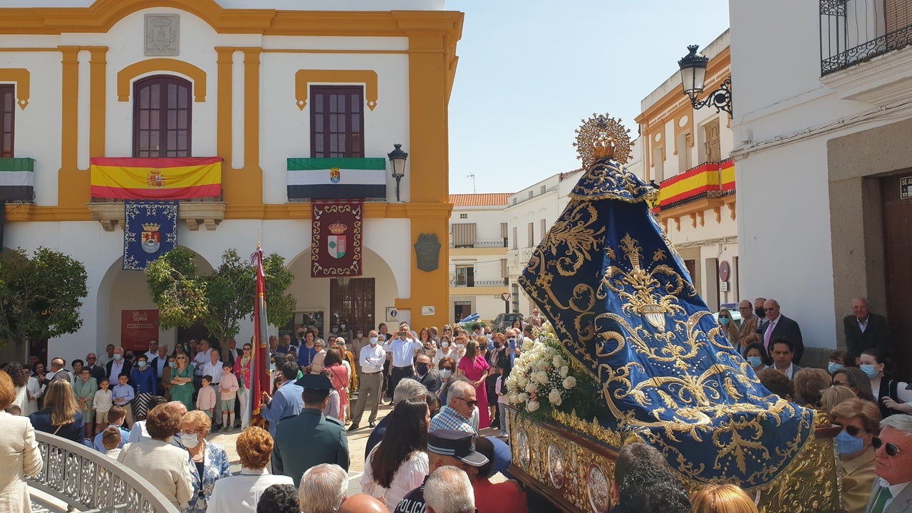 Los campanarienses acompañaron a la Virgen de Piedraescrita en la eucaristía y posterior procesión. 