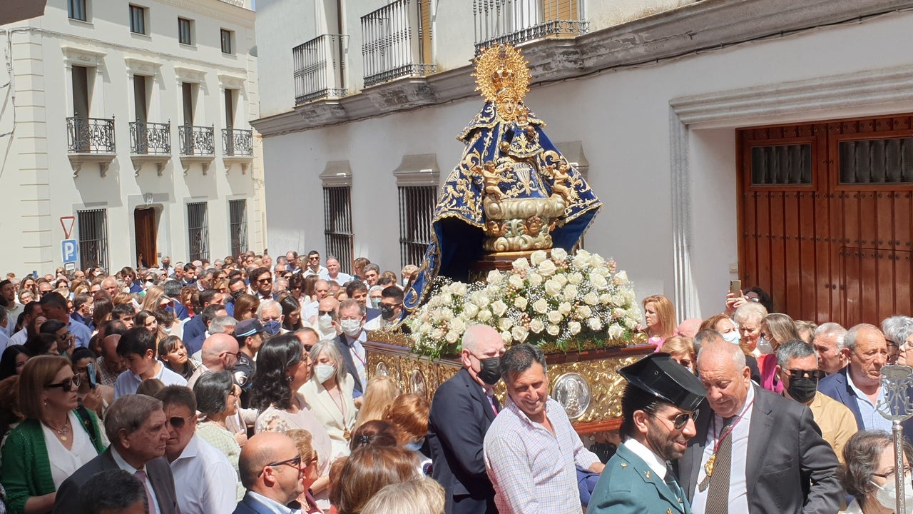Los campanarienses acompañaron a la Virgen de Piedraescrita en la eucaristía y posterior procesión. 