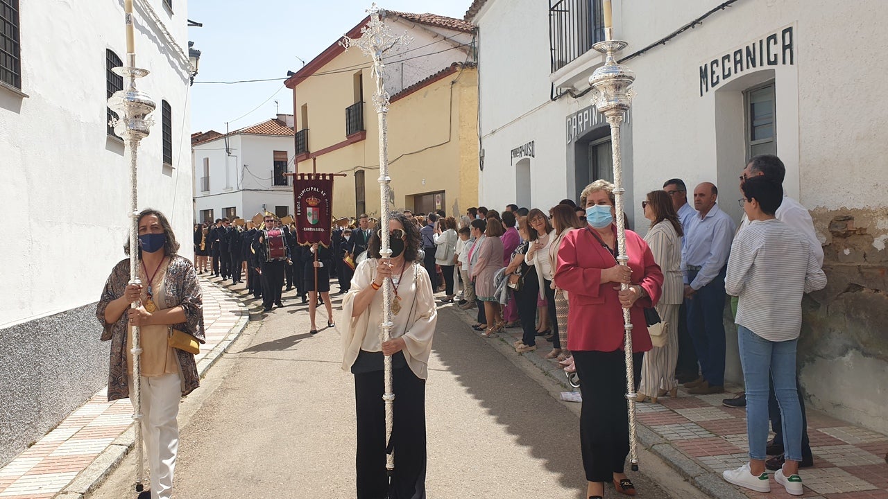 Los campanarienses acompañaron a la Virgen de Piedraescrita en la eucaristía y posterior procesión. 