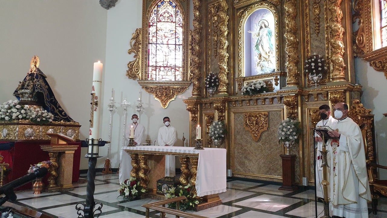 Los campanarienses acompañaron a la Virgen de Piedraescrita en la eucaristía y posterior procesión. 