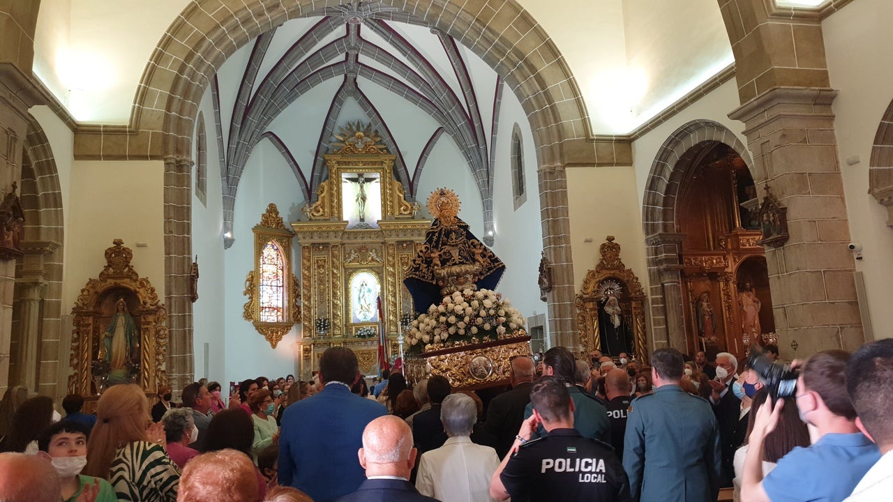Los campanarienses acompañaron a la Virgen de Piedraescrita en la eucaristía y posterior procesión. 