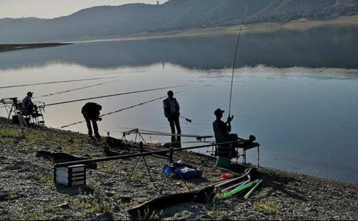 El concurso de pesca para adultos en la Galizuela será el próximo domingo