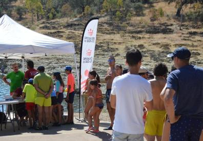 Imagen secundaria 1 - Algunas de las atividades llevadas a cabo en la Playa de Campanario. 