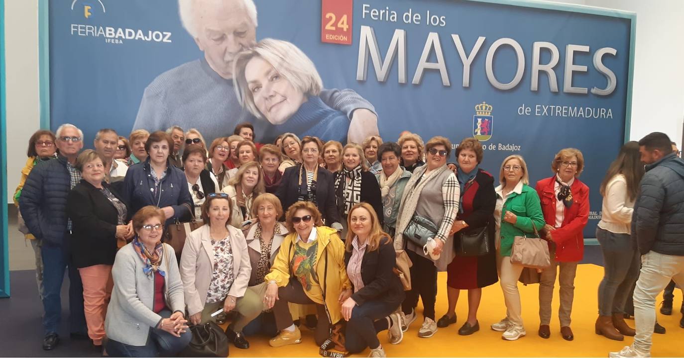 Un grupode Campanario visita la Feria de Mayores de Badajoz
