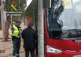 Policía Local de Campanario se suma a la campaña de la DGT de control de transporte escolar