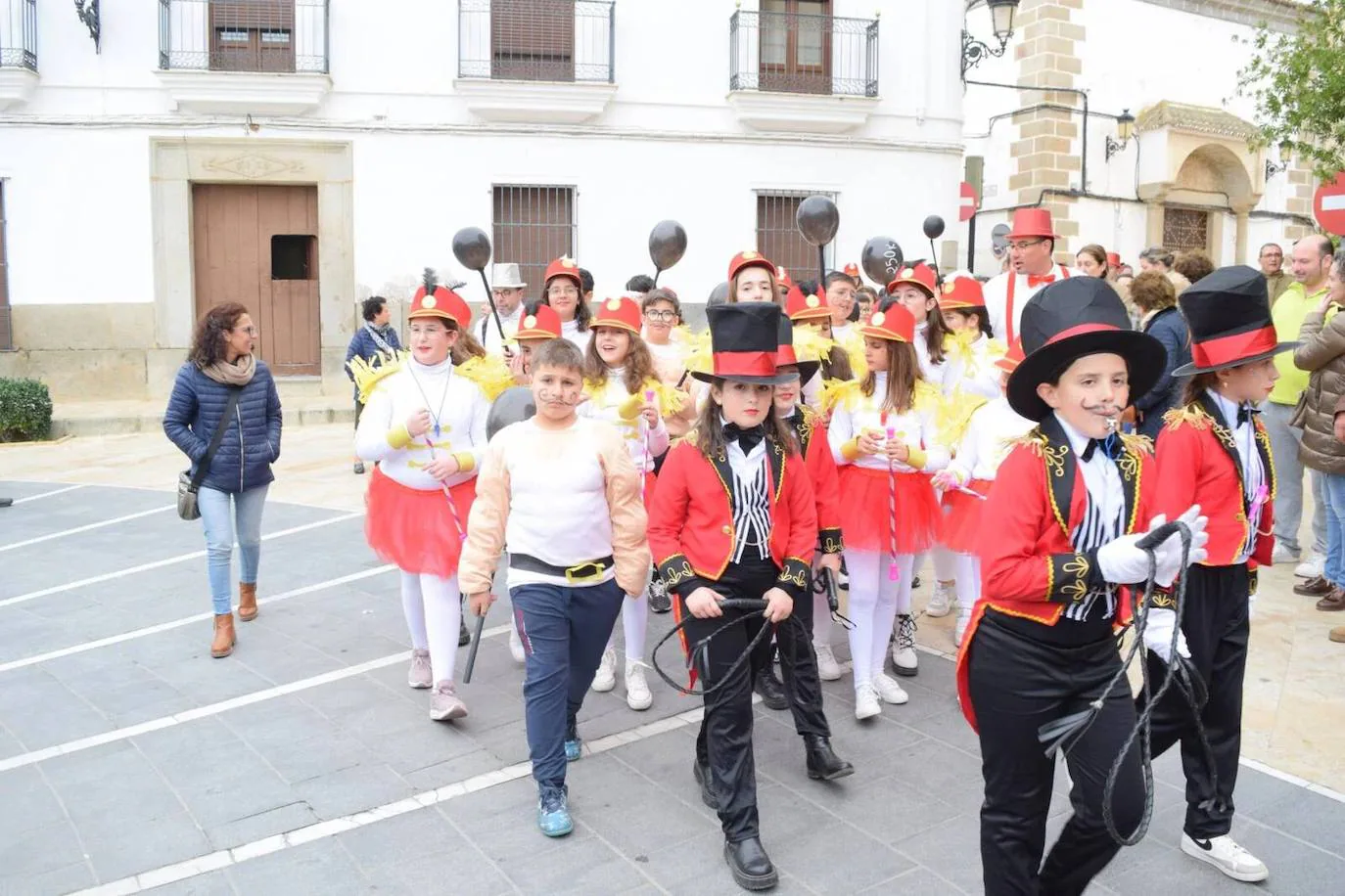 Los alumnos del colegio Ntra. Sra. de Piedraescrita inauguran el Carnaval campanariense