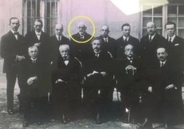 Eduardo Lozano y Ponce de León (círculo amarillo) junto a Albert Einstein en su visita a Madrid.