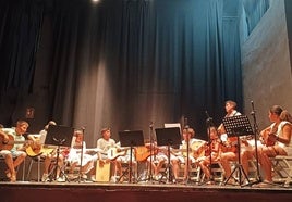 La escuela municipal de música 'Fidel Santana' celebra su clausura de curso