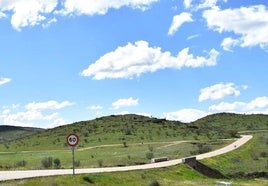 El gobierno local pide a la Junta que arreglen la carretera de Piedraescrita de una vez