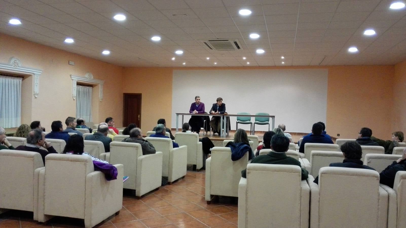 Reunión sobre las cláusulas suelo que tuvo lugar el pasado mes de febrero. 