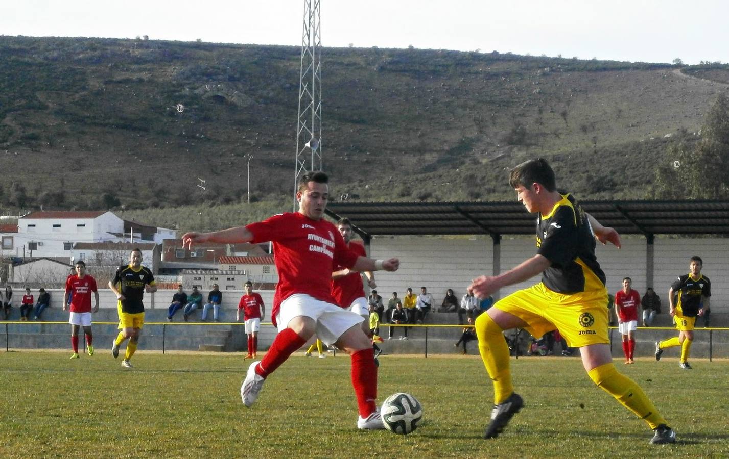 Acción del duelo del año pasado entre el Campanario y el Rena. 
