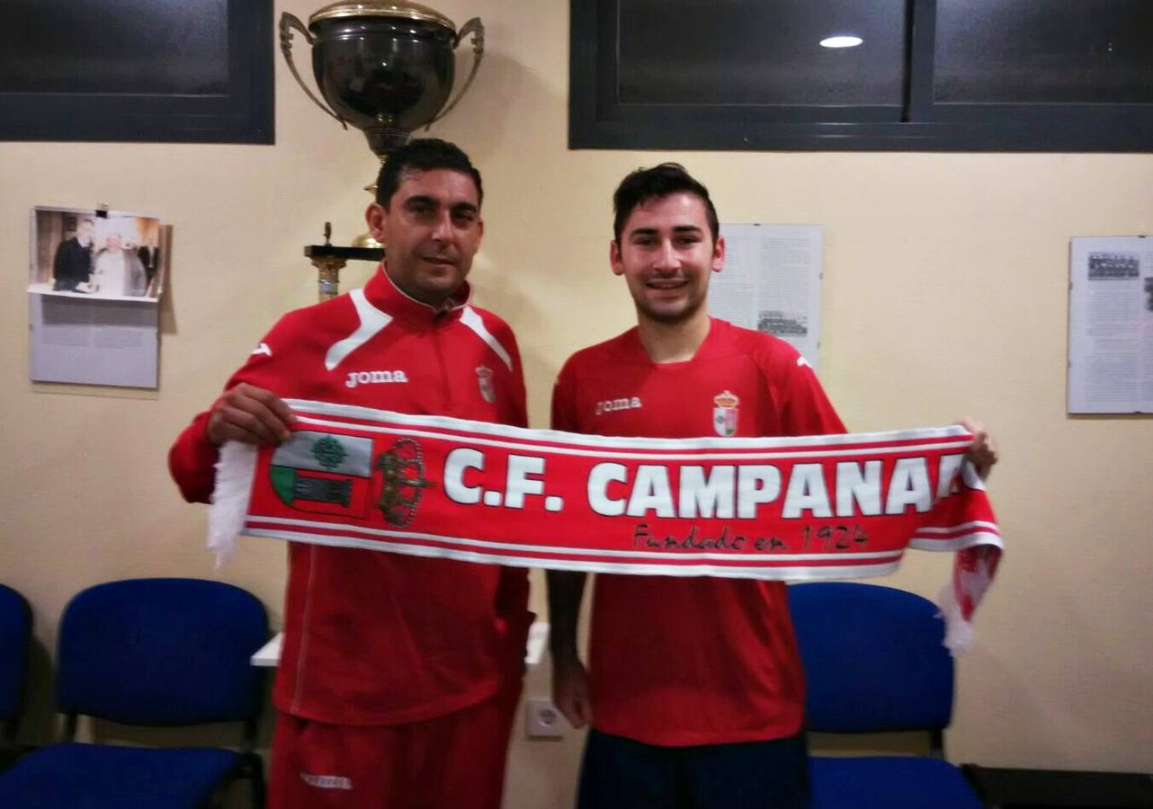 Vallejo, con el presidente, luciendo bufanda y camiseta del club. 