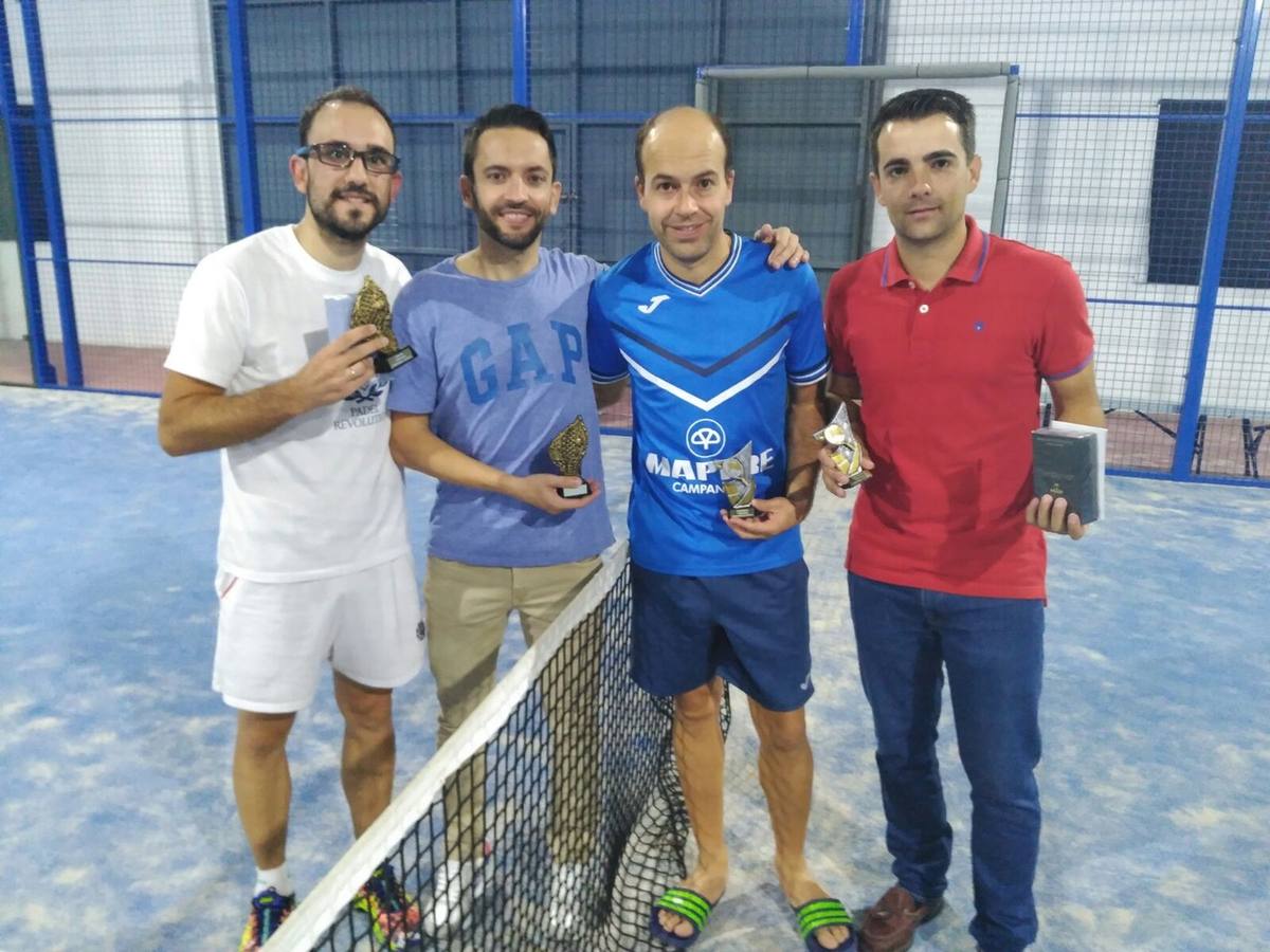 Pareja ganadora y finalista en primera categoría masculina. 