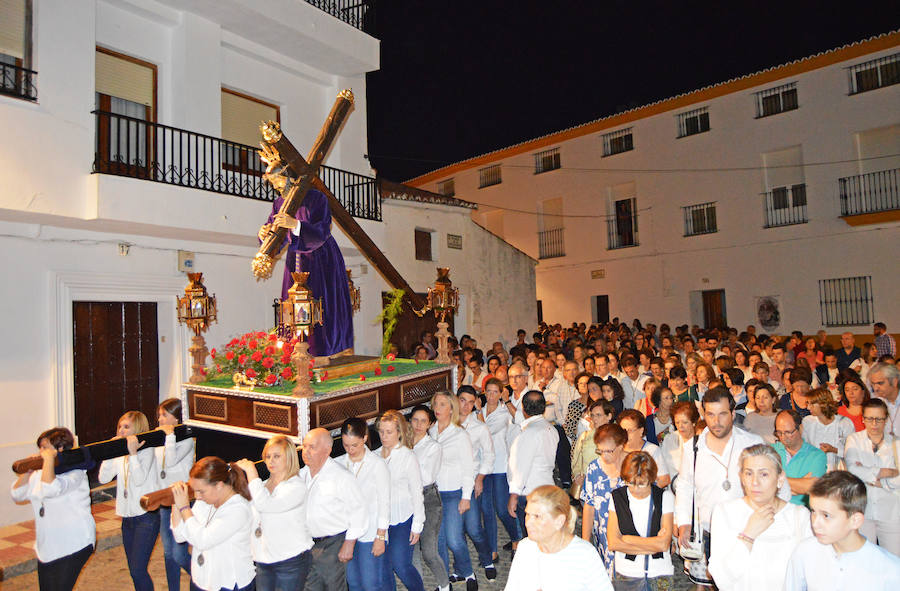 El Nazareno, durante el Vía Crucis, a su paso por la plaza de la Soledad. 