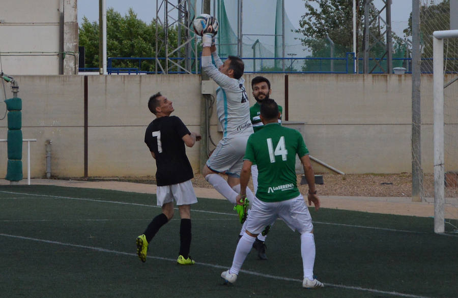 El Campanario Atlético no falla y llega al partidazo empatado en el liderato con el Cervantes