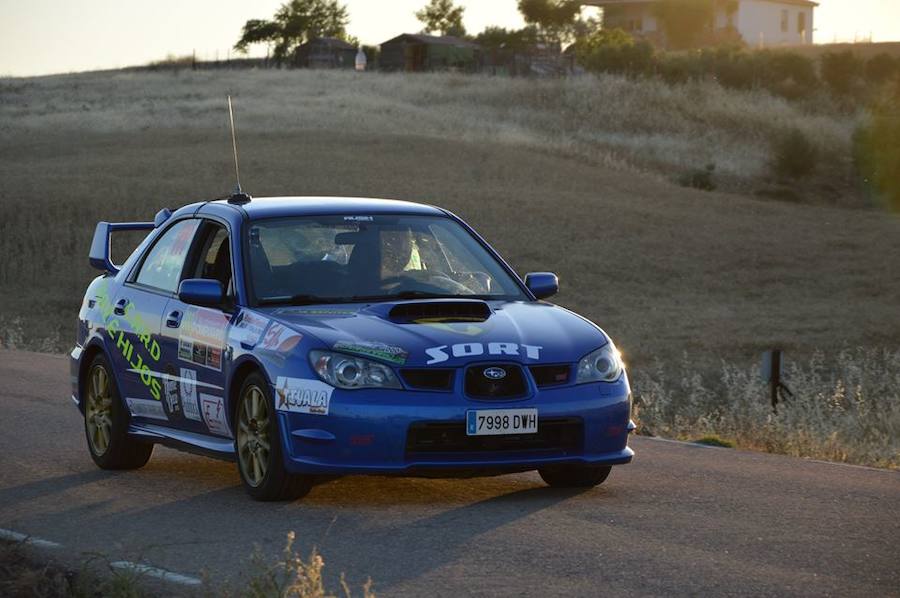 Uno de los coches participantes en el último rally de Campanario. 