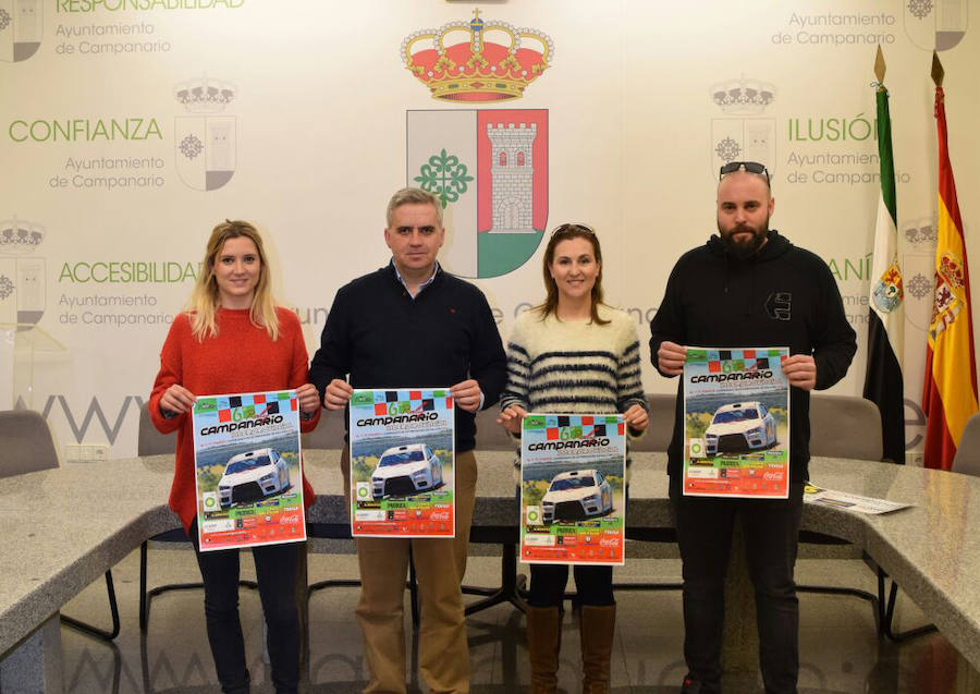 Ángela Maldonado, Elías López, Paqui Benítez e Iván Soto, en la presentación. 