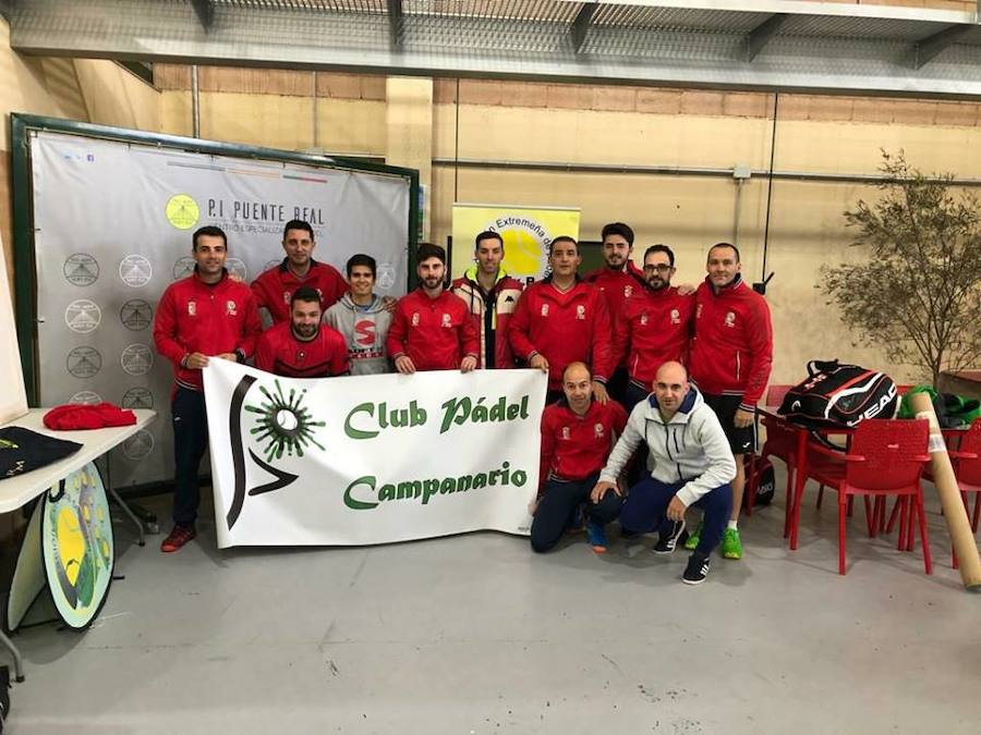 Integrantes del Club Pádel Campanario en Badajoz. 