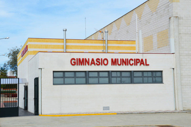 El gimnasio municipal tiene nuevo horario en verano. 