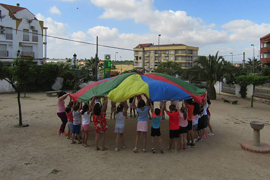 Participantes en una de las actividades del campamento. 