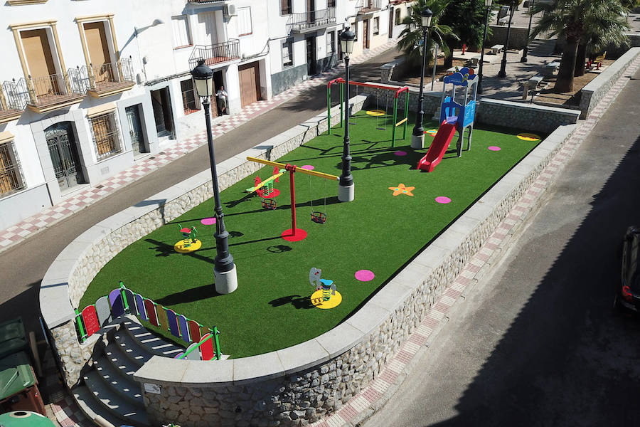 El barrio de Matapalo estrena nuevo parque infantil