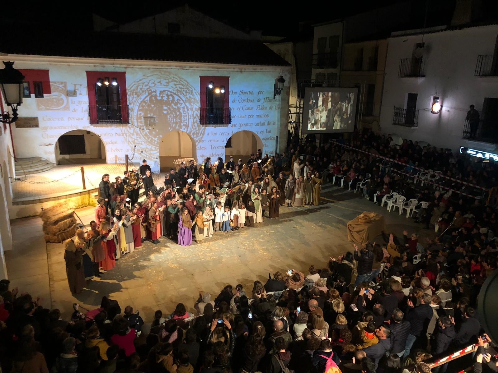 Una multitud presencia la recreación histórica del Privilegio de Sancho IV