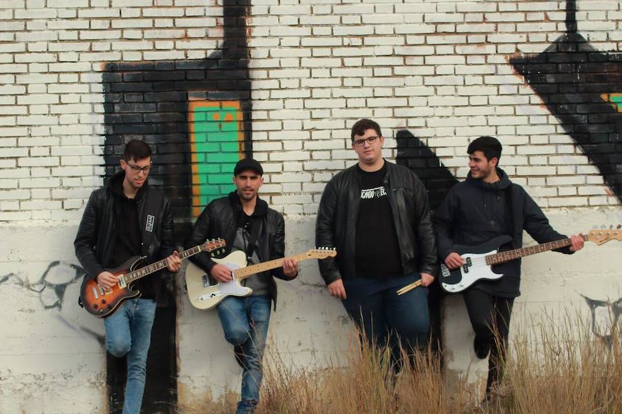 Tres jóvenes casareños y un cacereño integran este grupo. ALFONSO BARRANTES