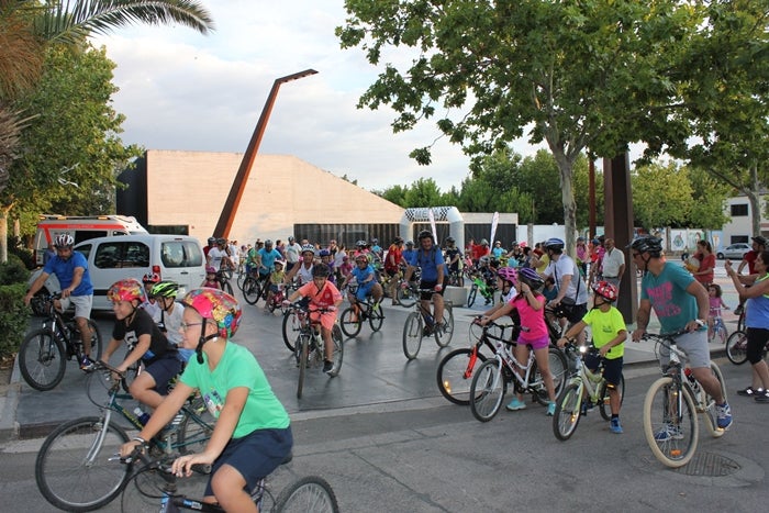 104 participantes inauguran el programa del Verano deportivo