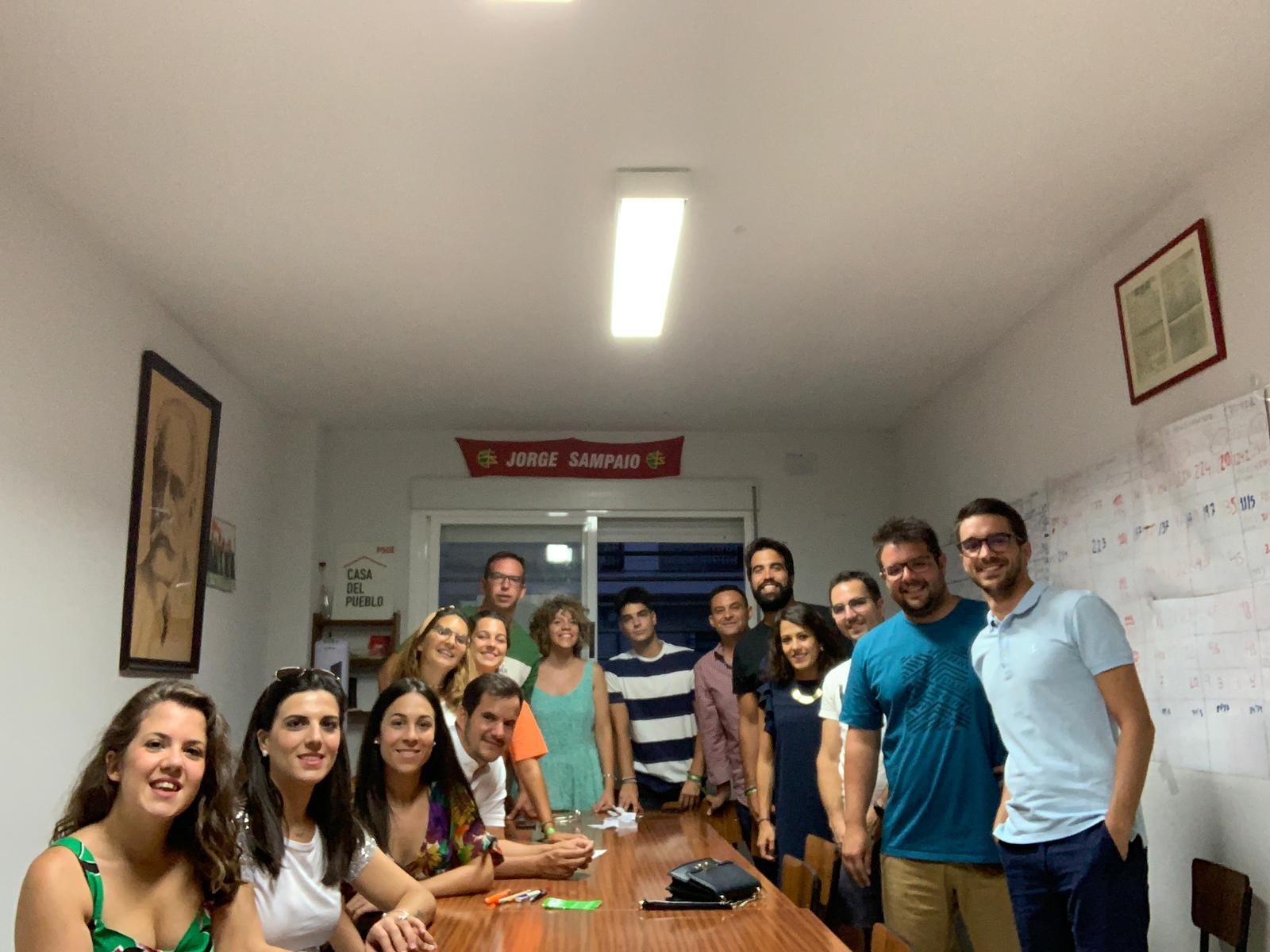 María Andrada, la primera de la izquierda, junto al resto de compañeros. CEDIDA
