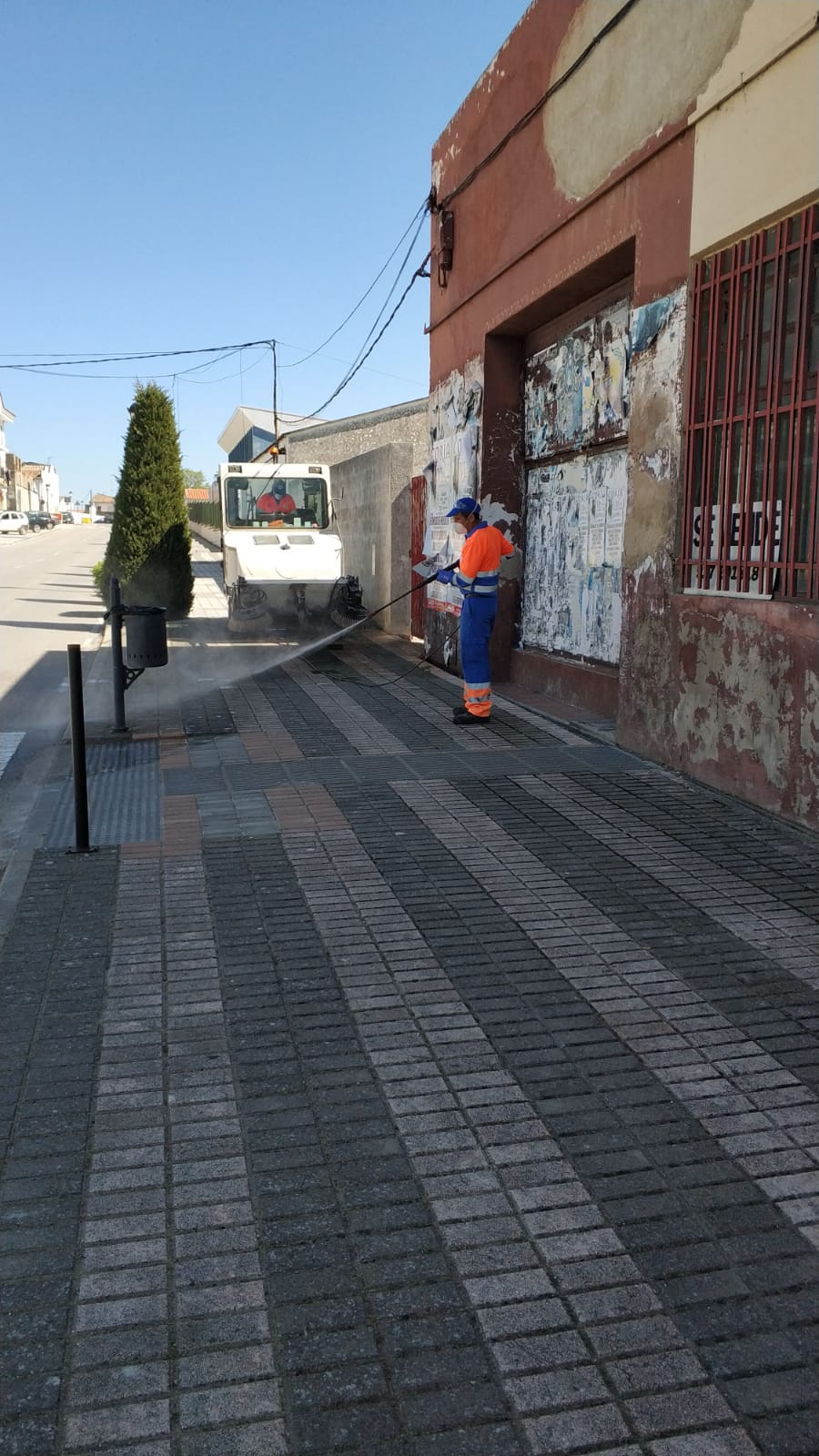 La limpieza de estos días se centra en combatir cualquier posibilidad de contagio. CEDIDA