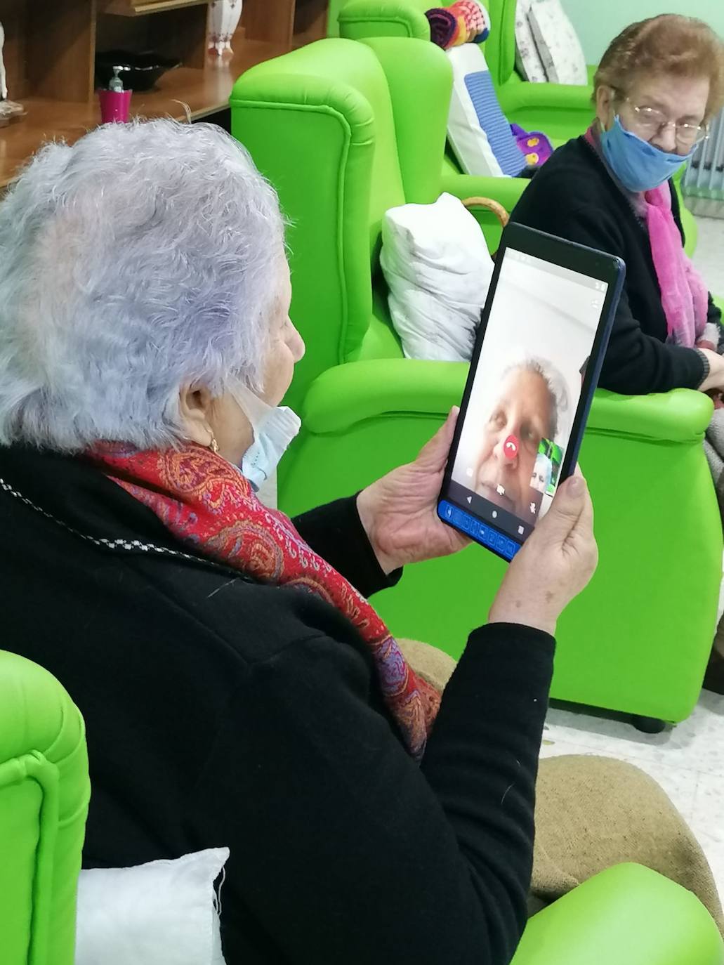La emoción de quienes por primera vez se conectan a una tablet