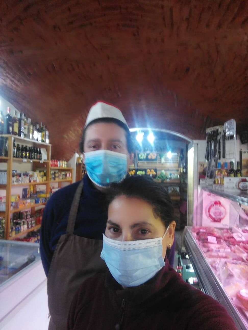 Rafa y Ana afrontan estas semanas de la mejor manera posible en su establecimiento de la calle Larga. CEDIDA