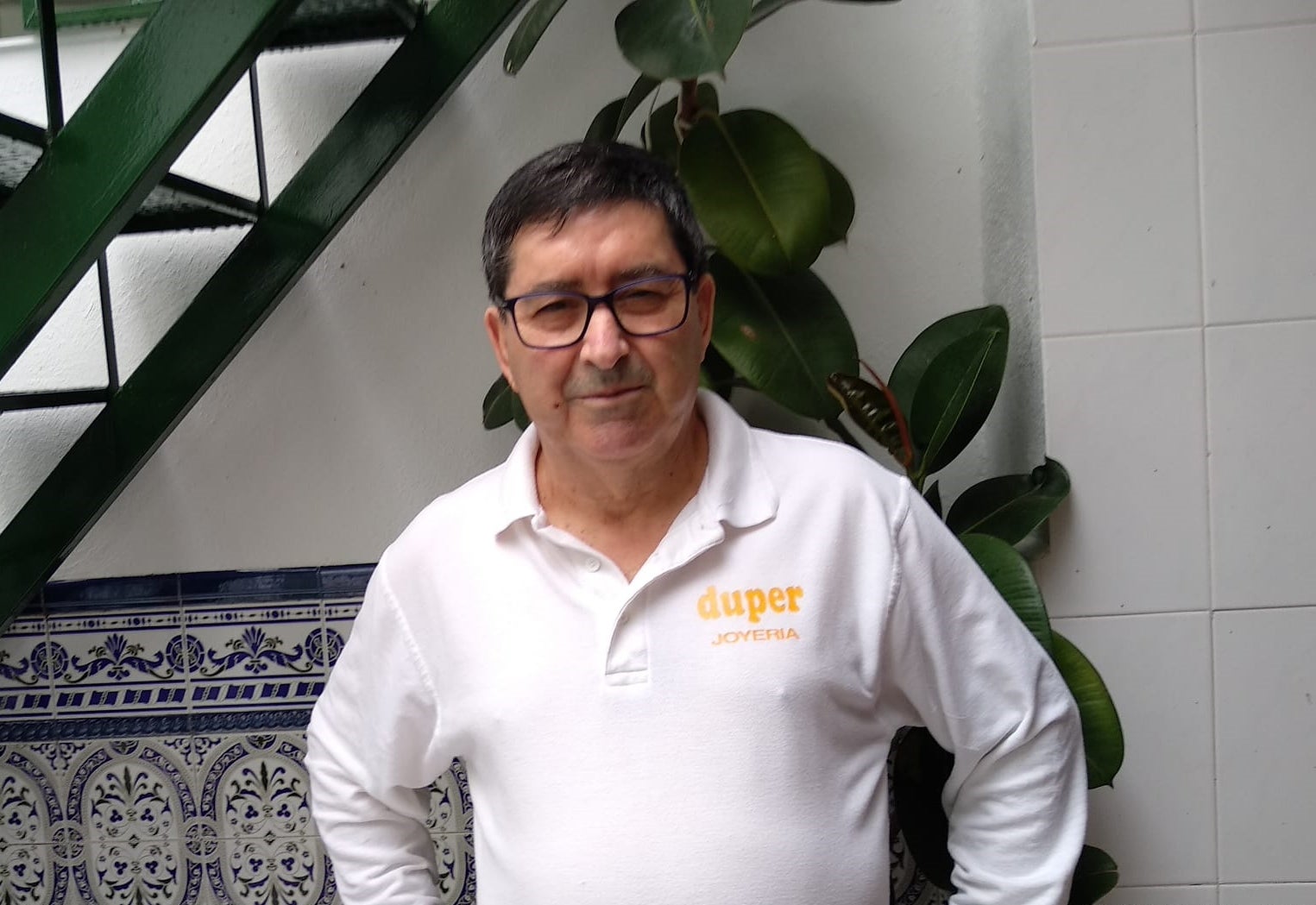 Félix Mendo 'El barato' se jubila tras más de 50 años como joyero