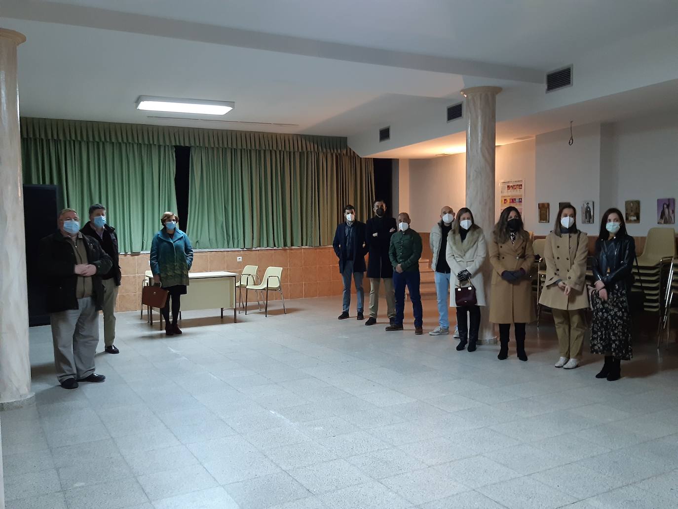 Imagen principal - Traspaso de cargos en la Cofradía de Ánimas Benditas