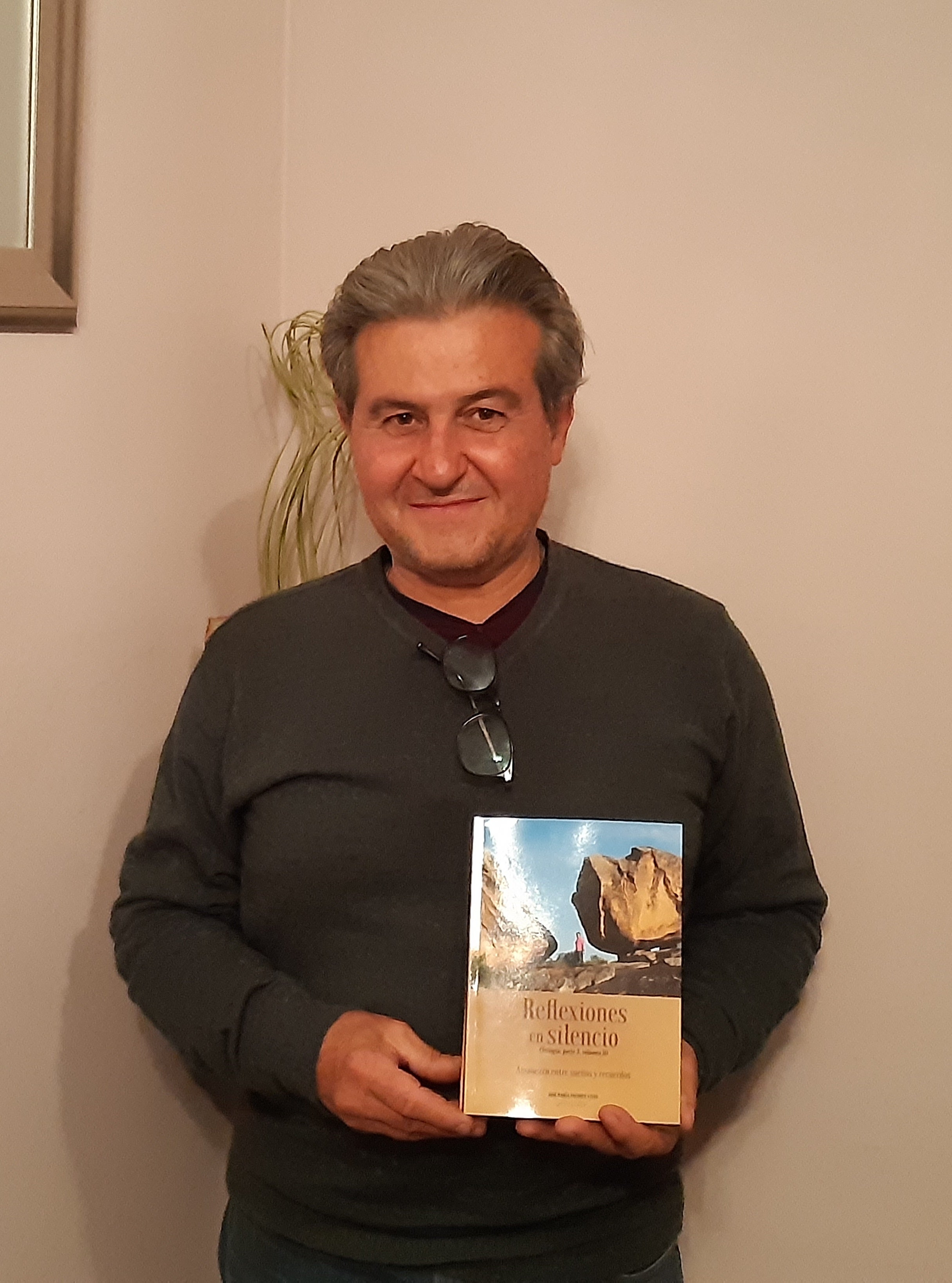José María Pacheco culmina con su trilogía 'Reflexiones en silencio'