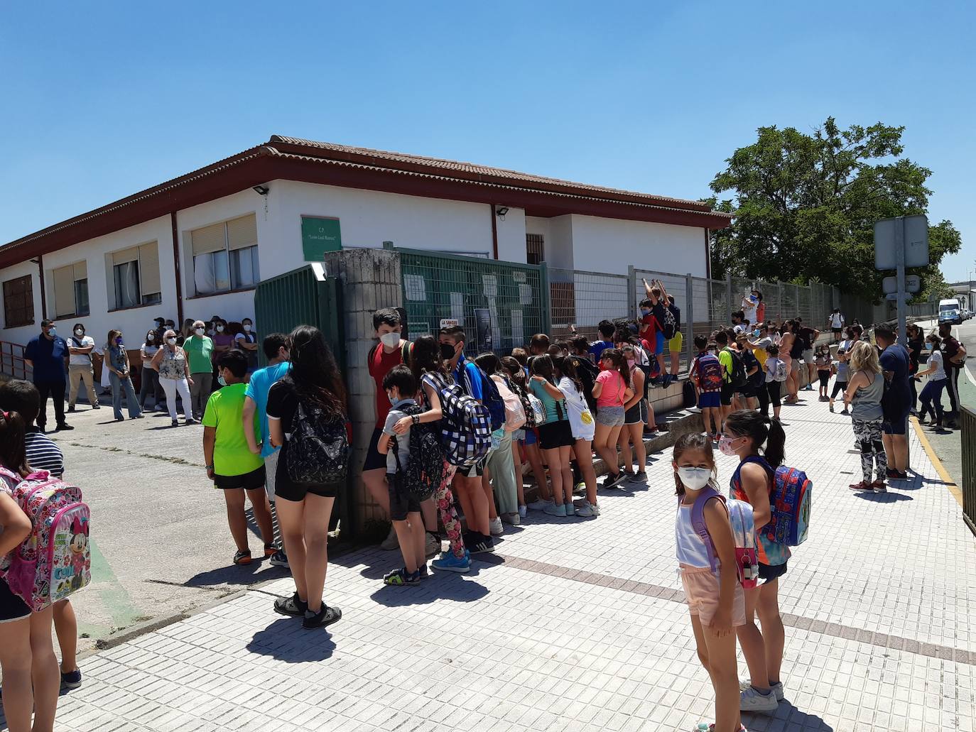 La manifestación se ha realizado a las dos de la tarde, al finalizar las clases. 