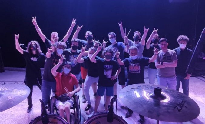 Integrantes de la Escuela de Rock en el día del festival CASAROCK. 