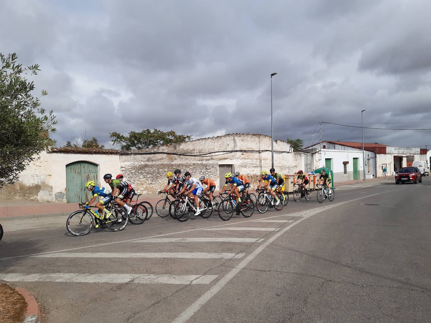 Pelotón en la Ronda de la Soledad. 