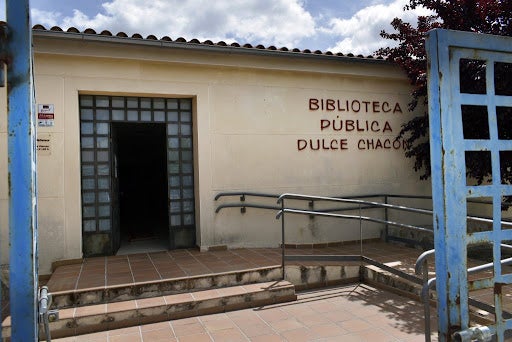 El Ministerio de Cultura premia con 2.014 euros a la biblioteca por fomentar la lectura entre los vecinos