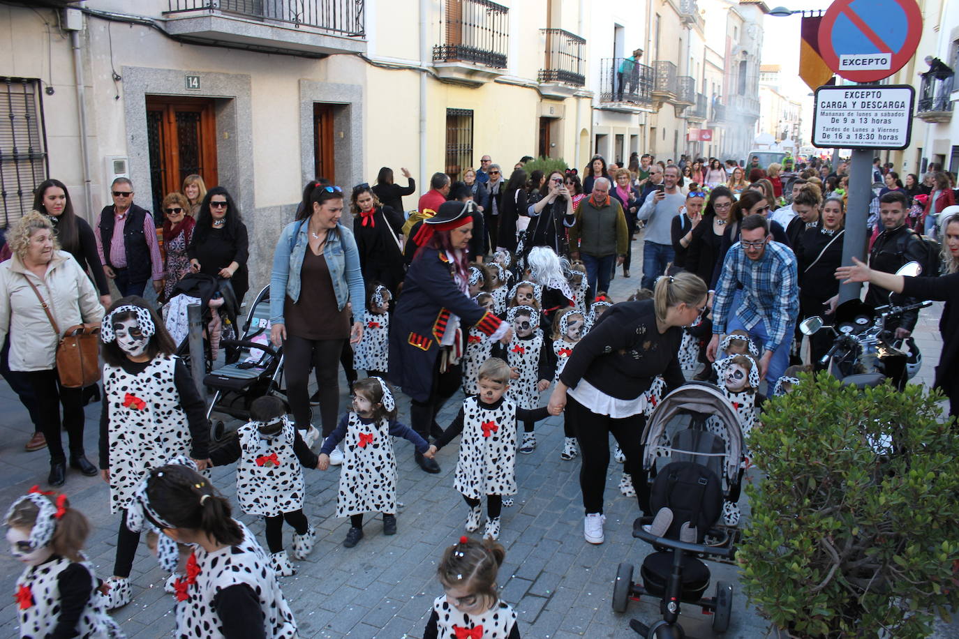 Una de las comparsas infantiles participantes en el año 2020. 