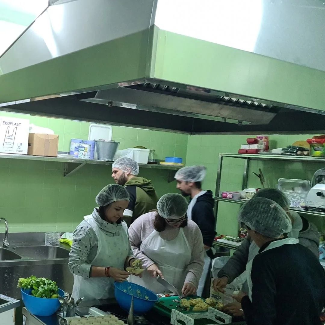 Taller de pinchos para jóvenes impartido esta semana. 