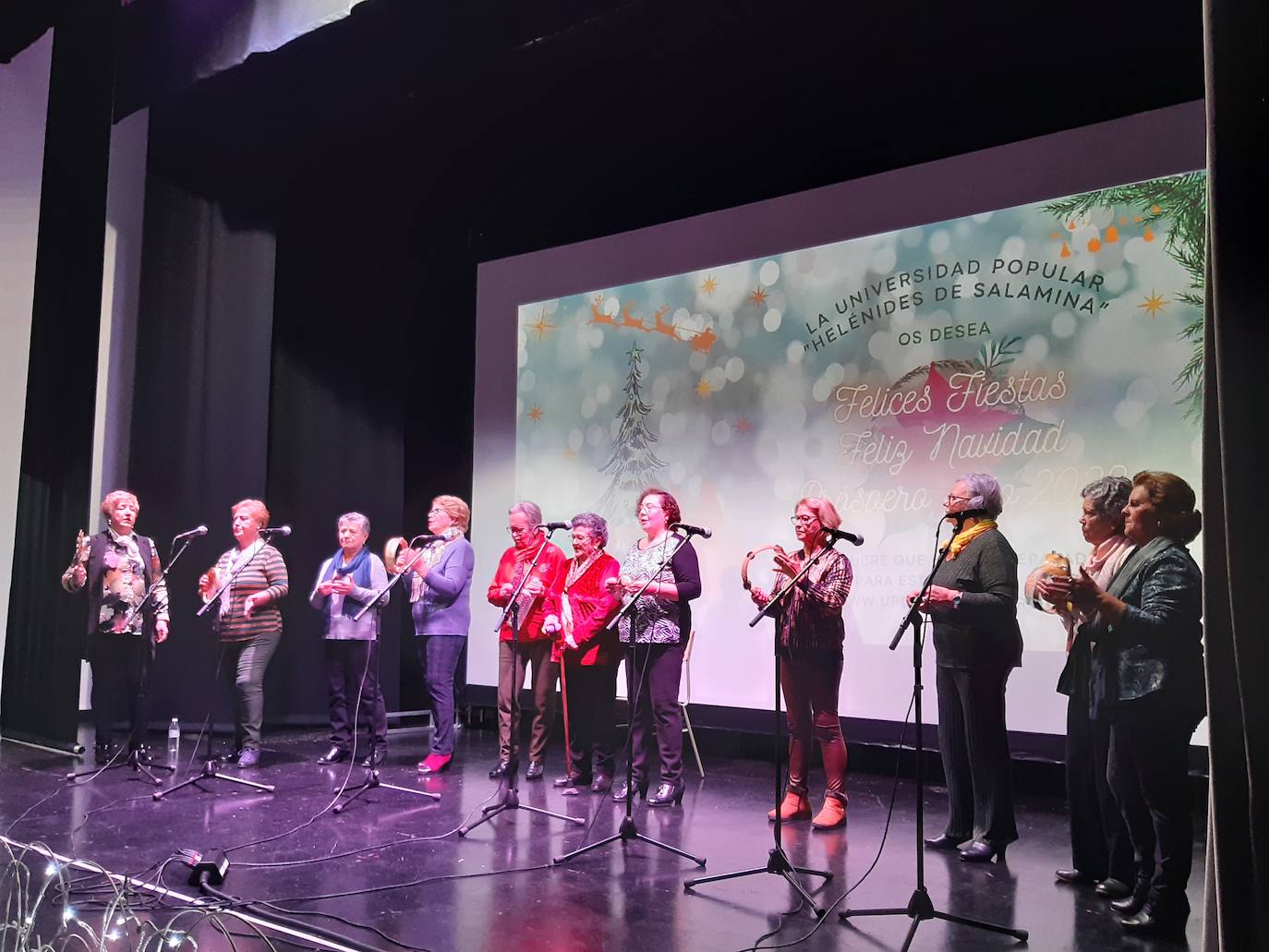 Fotos: Los casareños cantan a la Navidad